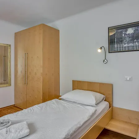 Apartamento Alpine Planica With Sauna - Happy